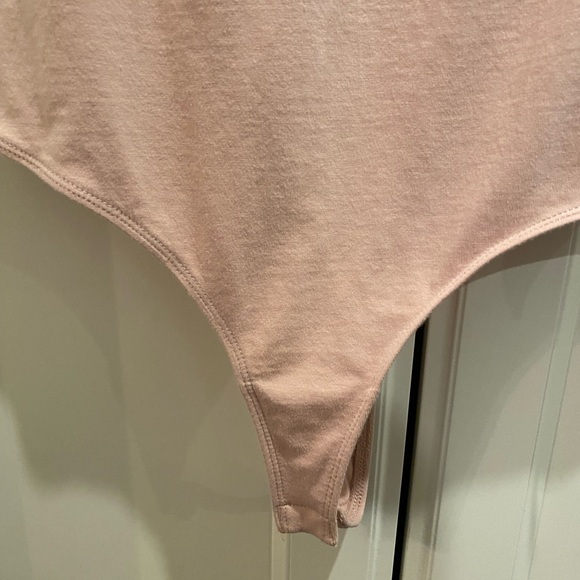 WORN ONCE GUESS PALE PINK SIZE MEDIUM SHORT SLEEVE BODYSUIT - Picture 6 of 15